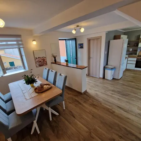 Lavanda 2 דירה *