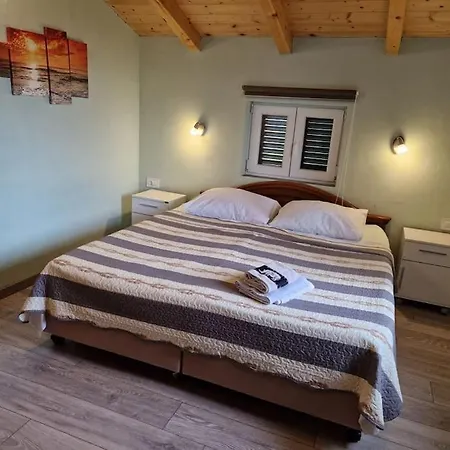 Lavanda 2 דירה *